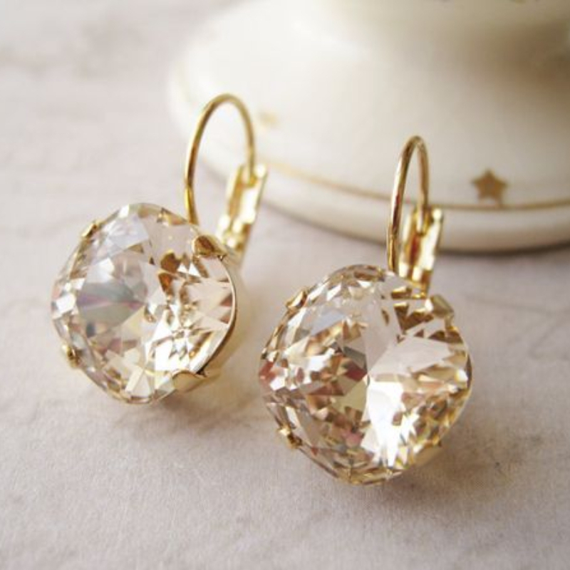 Elegant Claw-Shaped Stud Earri - Women Formal Event Wear recensie en prijs