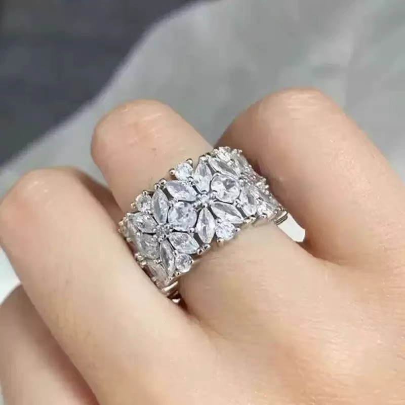 Vintage Flower Cluster Wide Ba - Formal Wear Jewelry For Women recensie en prijs