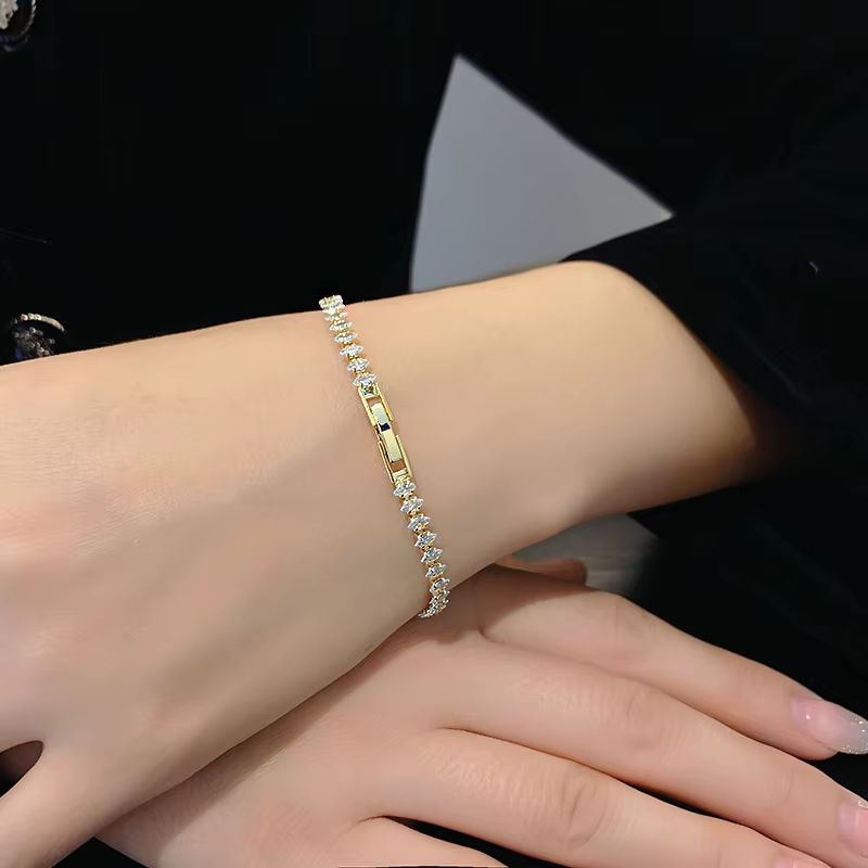 Dainty Gold CZ Bracelet – Wome - Formal Wear Jewelry For Women recensie en prijs