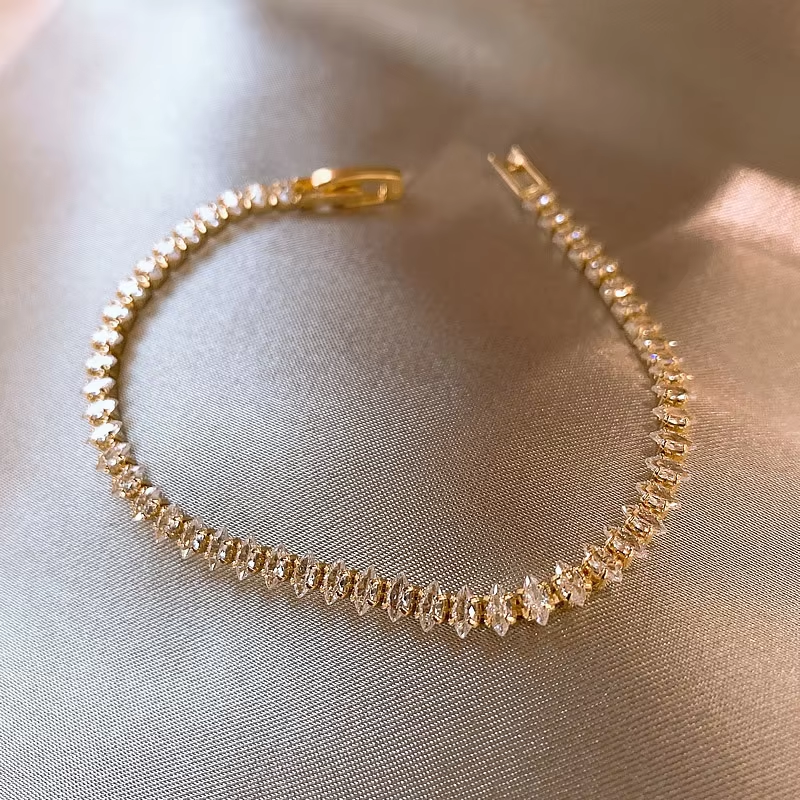 Dainty Gold CZ Bracelet – Wome - Formal Wear Jewelry For Women recensie en prijs